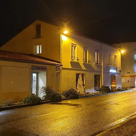 La Smala, Grand Gite Familial De 6 Chambres Avec 6 Salles De Bain Et 6 Wc Proche Du Puydufou * Les Herbiers