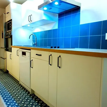 La Smala, Grand Gite Familial De 6 Chambres Avec 6 Salles De Bain Et 6 Wc Proche Du Puydufou Apartment Les Herbiers