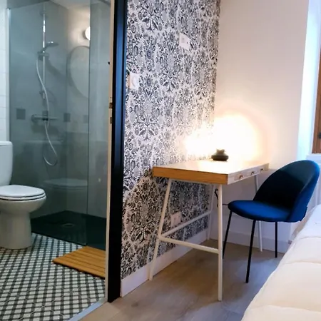 La Smala, Grand Gite Familial De 6 Chambres Avec 6 Salles De Bain Et 6 Wc Proche Du Puydufou *