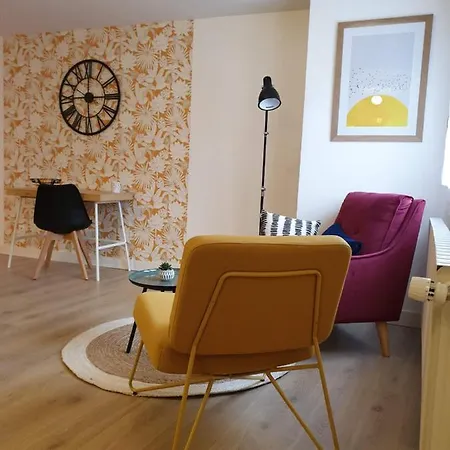 Apartment La Smala, Grand Gite Familial De 6 Chambres Avec 6 Salles De Bain Et 6 Wc Proche Du Puydufou Les Herbiers