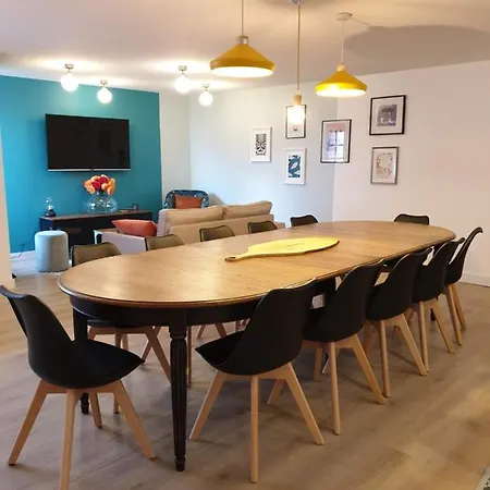 La Smala, Grand Gite Familial De 6 Chambres Avec 6 Salles De Bain Et 6 Wc Proche Du Puydufou Apartment *