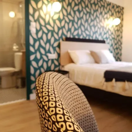 Apartment La Smala, Grand Gite Familial De 6 Chambres Avec 6 Salles De Bain Et 6 Wc Proche Du Puydufou Les Herbiers