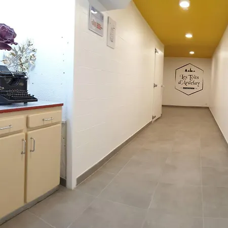 Apartment La Smala, Grand Gite Familial De 6 Chambres Avec 6 Salles De Bain Et 6 Wc Proche Du Puydufou Les Herbiers
